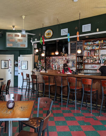 Genna's Lounge