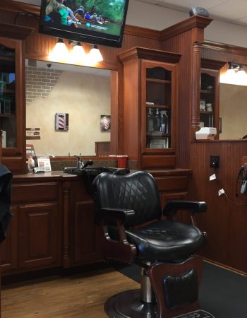 Roosters Men's Grooming Center