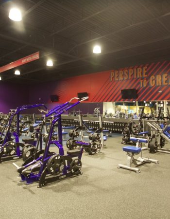 Crunch Fitness – Dearborn