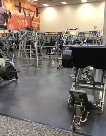 LA Fitness – 701 E Cathedral Rd